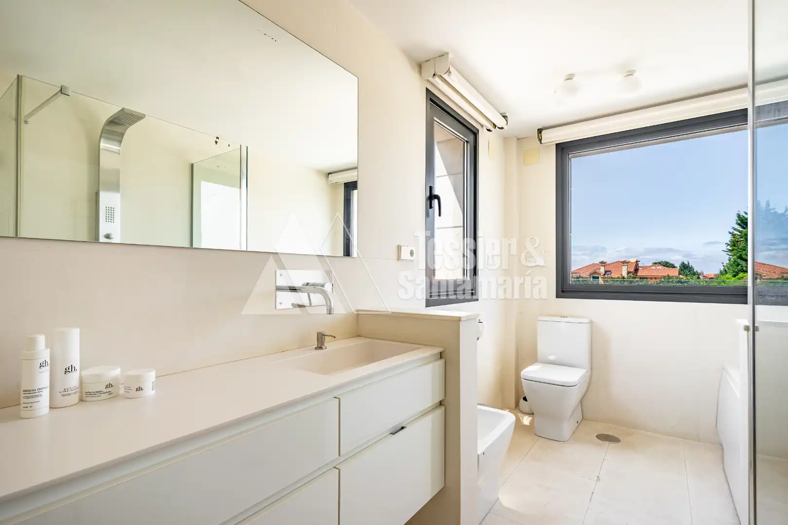 Baño de Casa o chalet en venta en Gijón  con Calefacción, Jardín privado y Terraza
