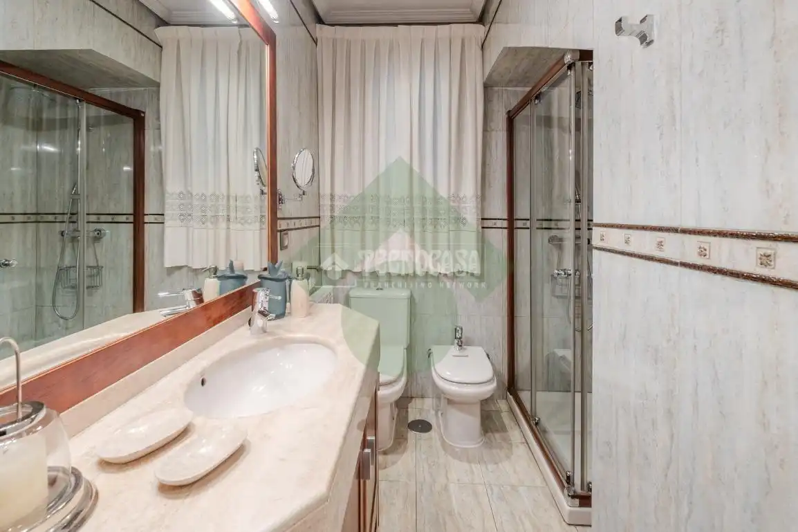 Bathroom of Houses for sale in Madrid  with Air Conditioner and Heating
