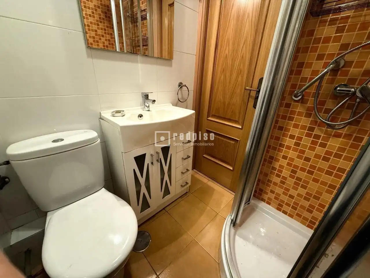 Bathroom of Flat for sale in Madrid  with Air Conditioner, Heating and Parquet flooring