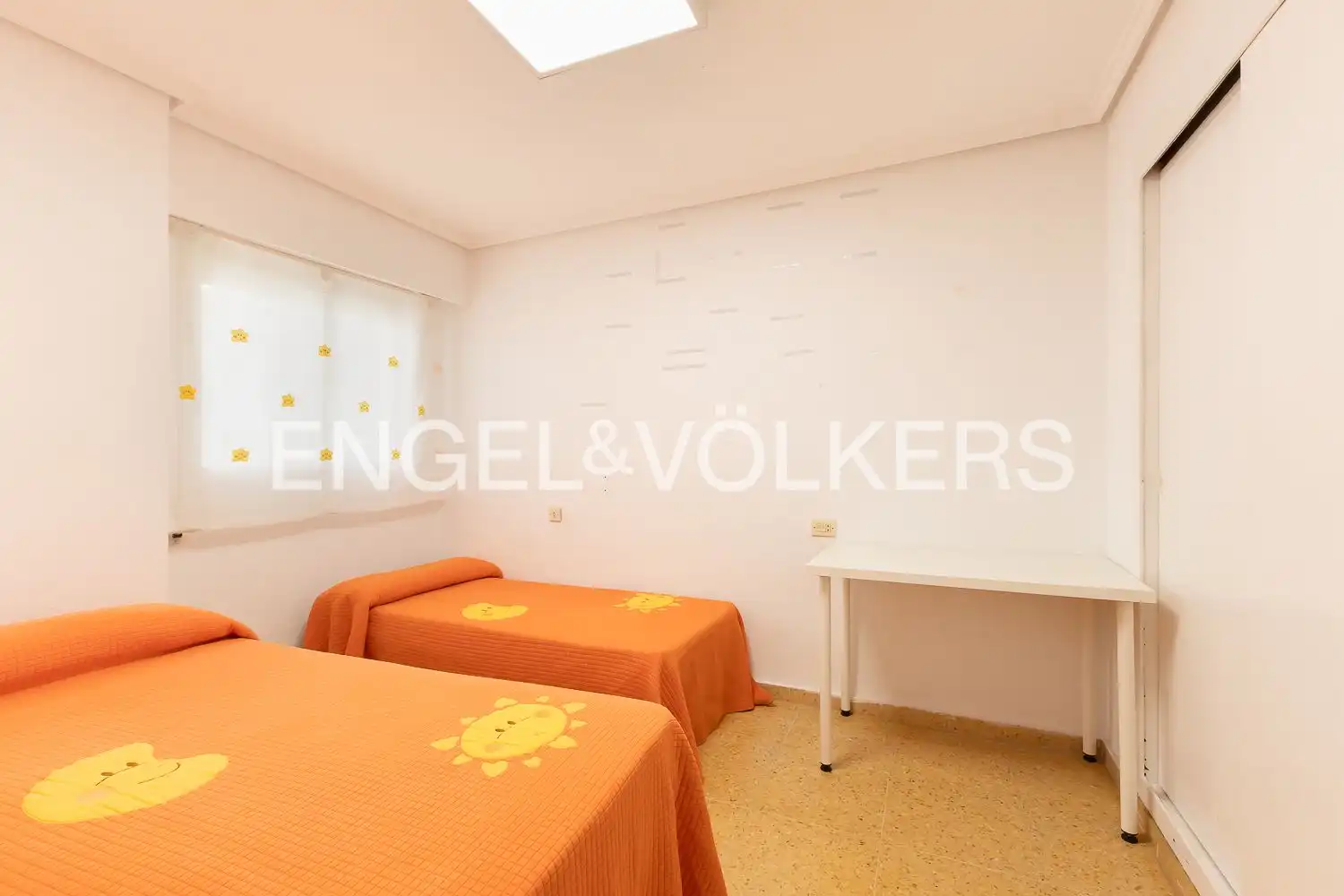 Schlafzimmer von Wohnung zum Verkauf in Valencia mit Klimaanlage, Heizung und Balkon