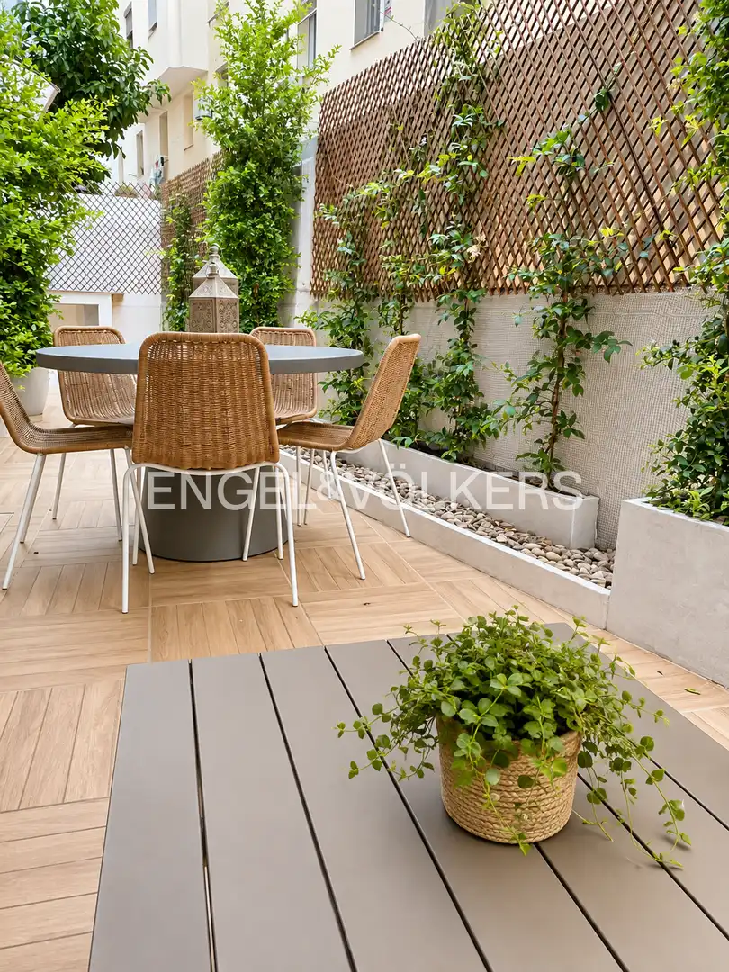 Terraza de Piso en venta en Madrid con Aire acondicionado, Calefacción y Jardín privado