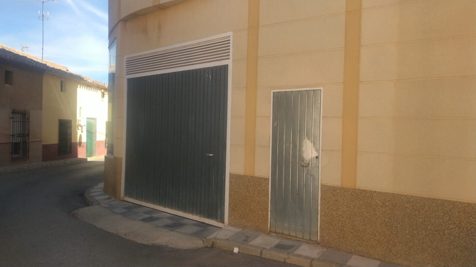 Vista exterior de Garatge en venda en San Pedro