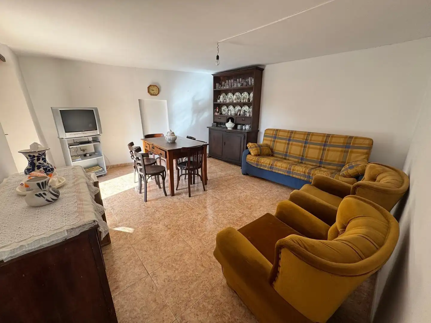 Sala d'estar de Casa o xalet en venda en Ponferrada amb Terrassa i Balcó