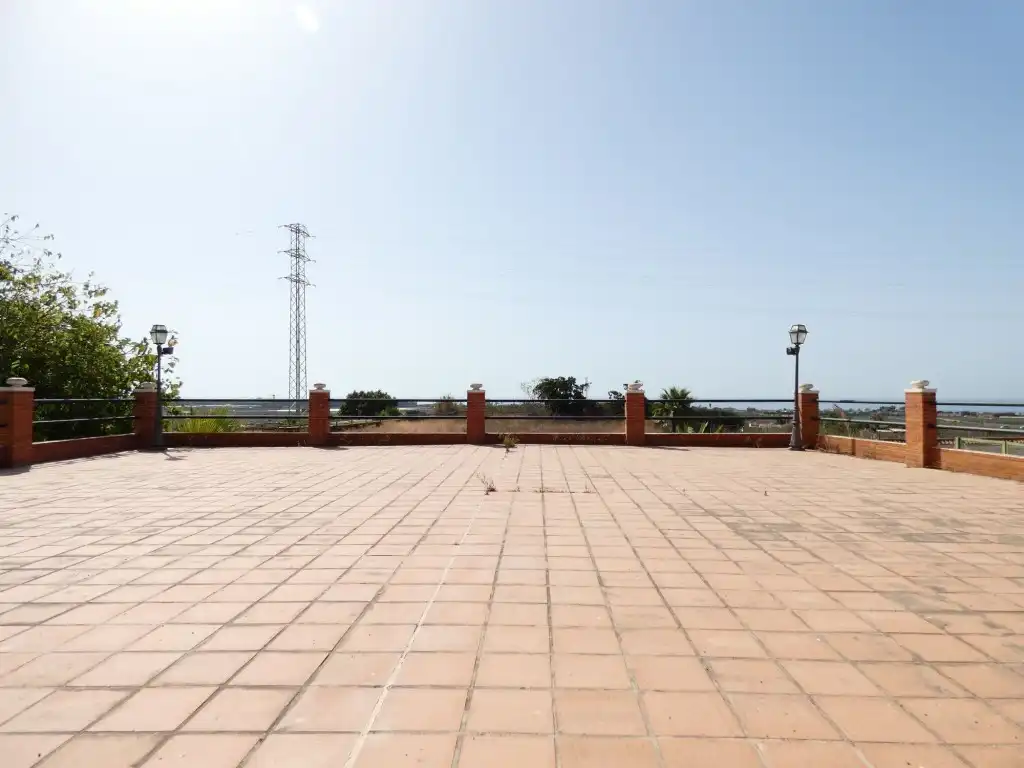Country homes for sale in Almayate