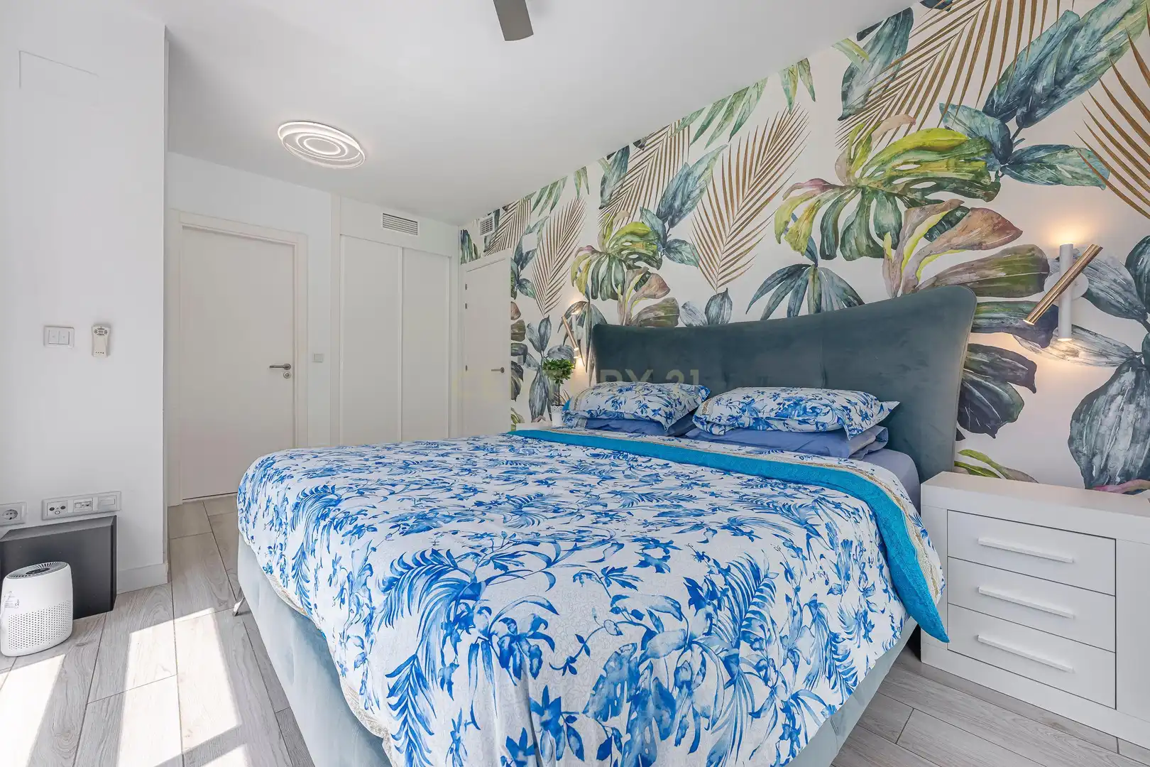 Habitación de Apartamento en venta en Benahavís con Aire acondicionado, Trastero y Lavadora