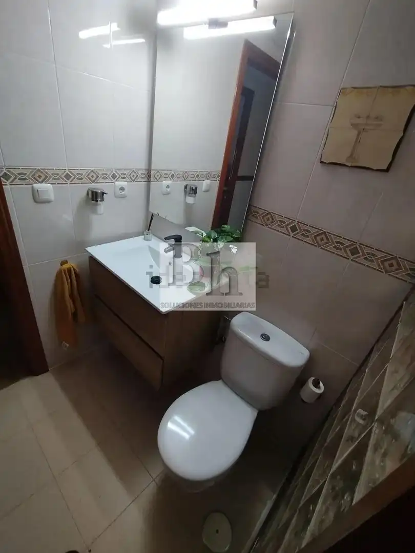 Bathroom of Flat for sale in Málaga  with Air Conditioner, Terrace and Storage room