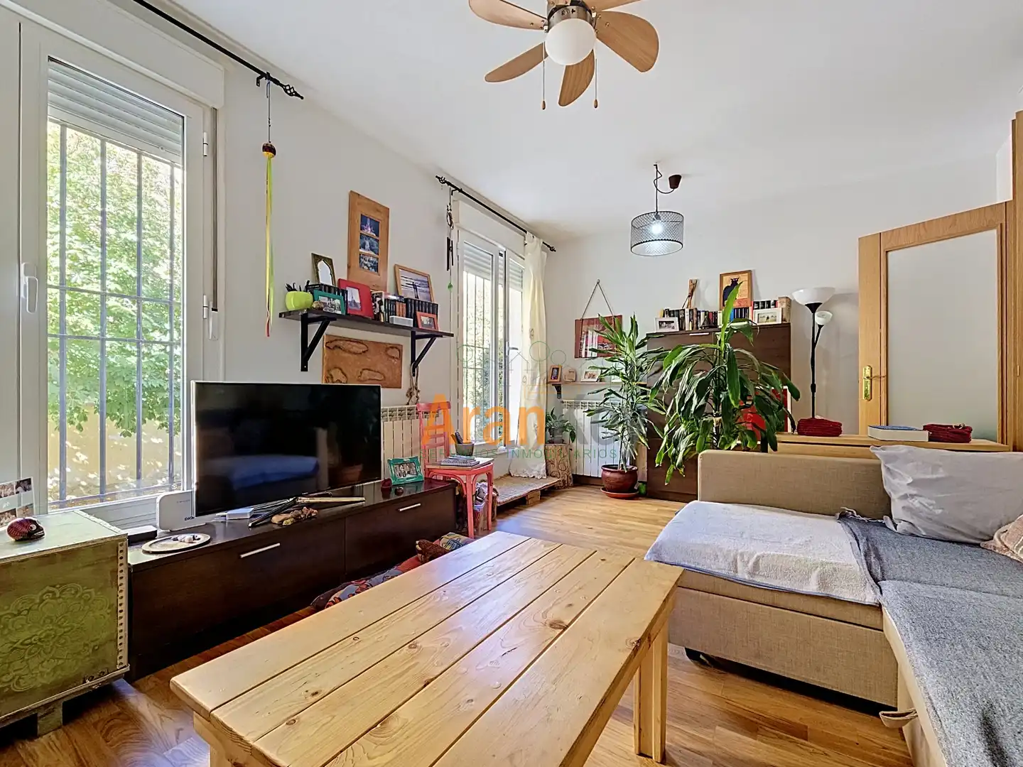 Living room of Flat for sale in Aranjuez  with Air Conditioner and Furnished