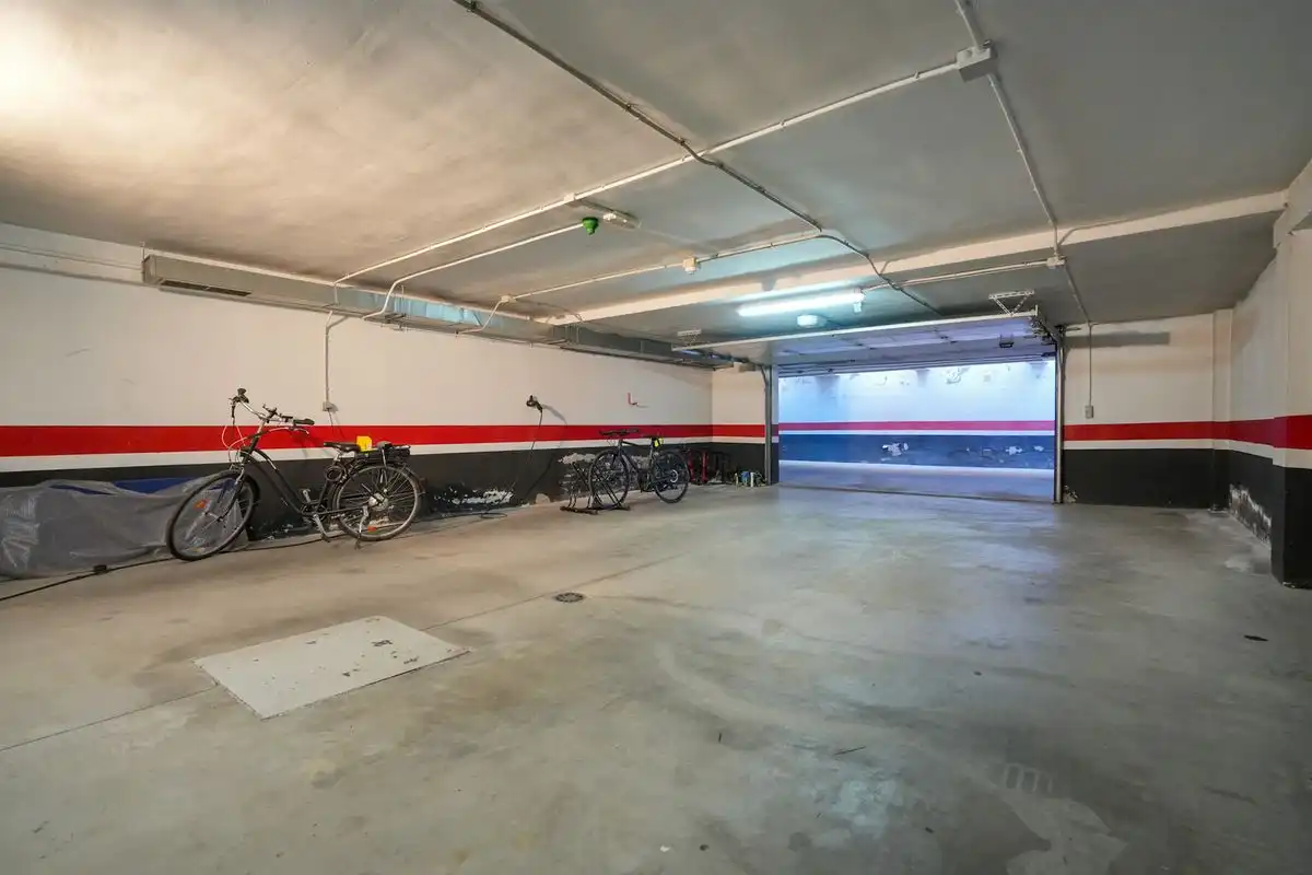 Parking de Casa adosada en venta en Pozuelo de Alarcón con Aire acondicionado, Calefacción y Jardín privado