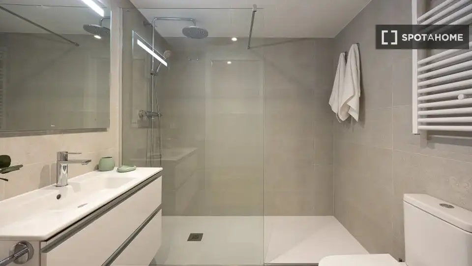 Flat with terrace to rent in Ciutat Vella, imagen 4