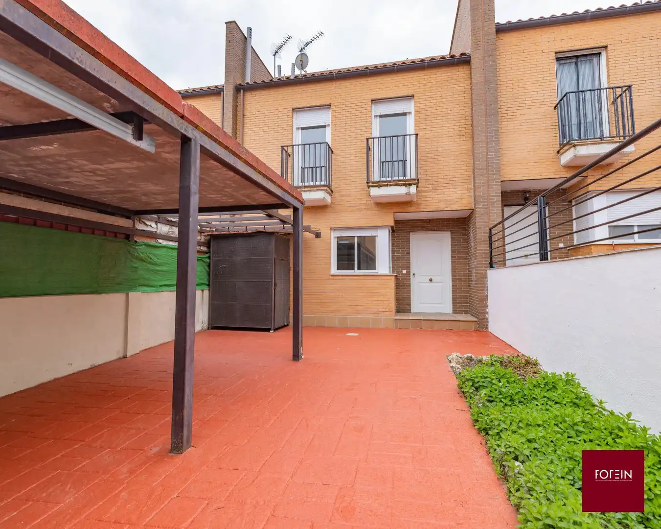 Adossat amb jardí en venda a Calle RIO DULCE