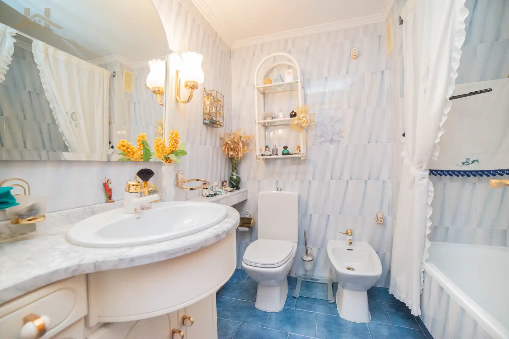 Bathroom of Houses for sale in Fuenlabrada  with Air Conditioner, Heating and Private garden