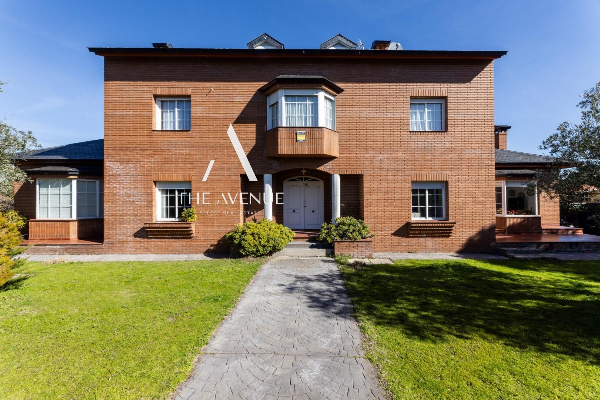 Vista exterior de Casa o chalet en venta en Las Rozas de Madrid con Aire acondicionado, Terraza y Piscina