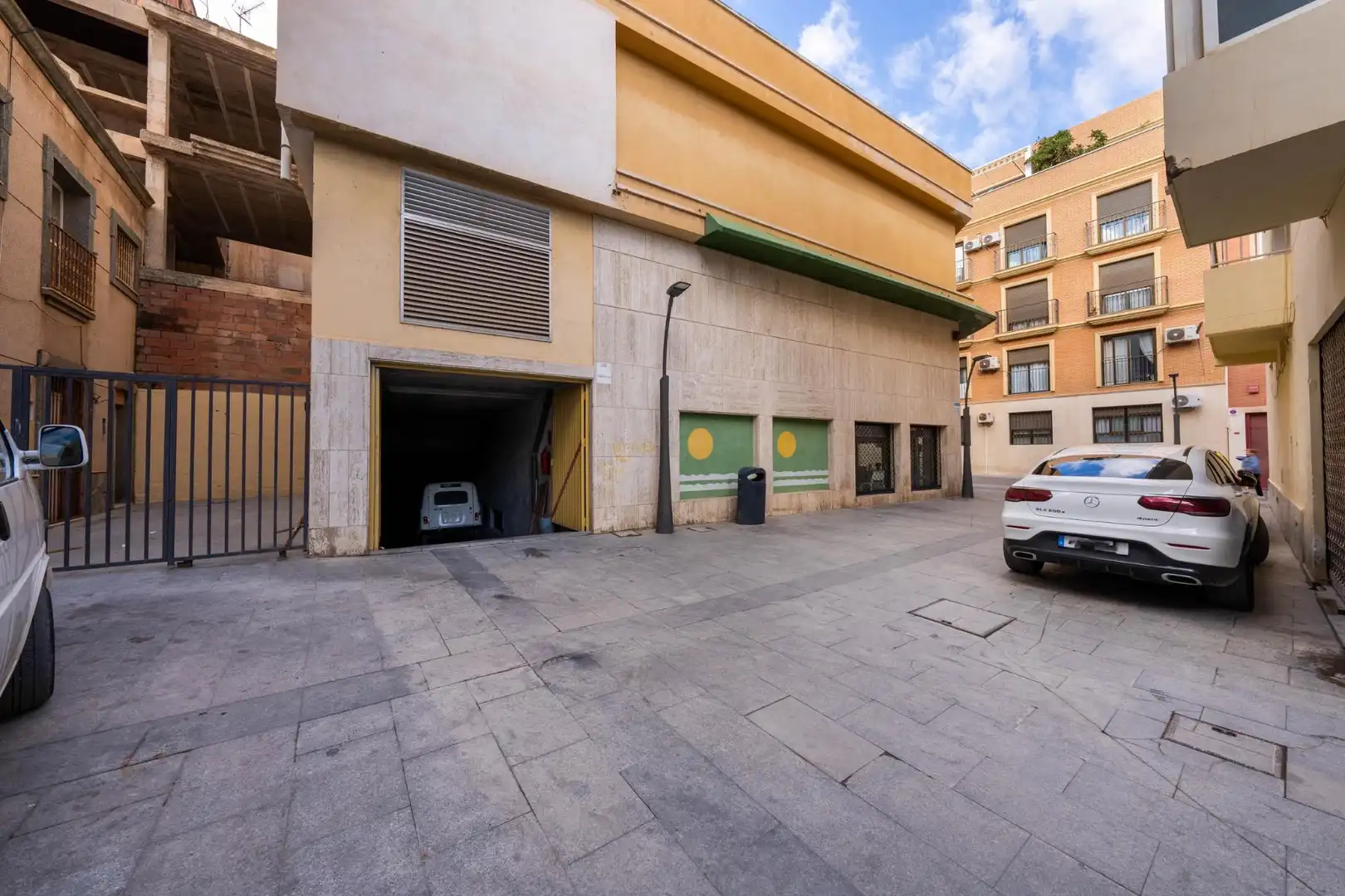 Parkplatz von Gebäude zum Verkauf in Roquetas de Mar