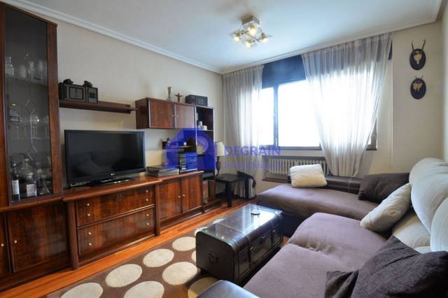 Piso en Venta en Oviedo - Calle Santa Clara en Salesas - Foncalada - Campoamor