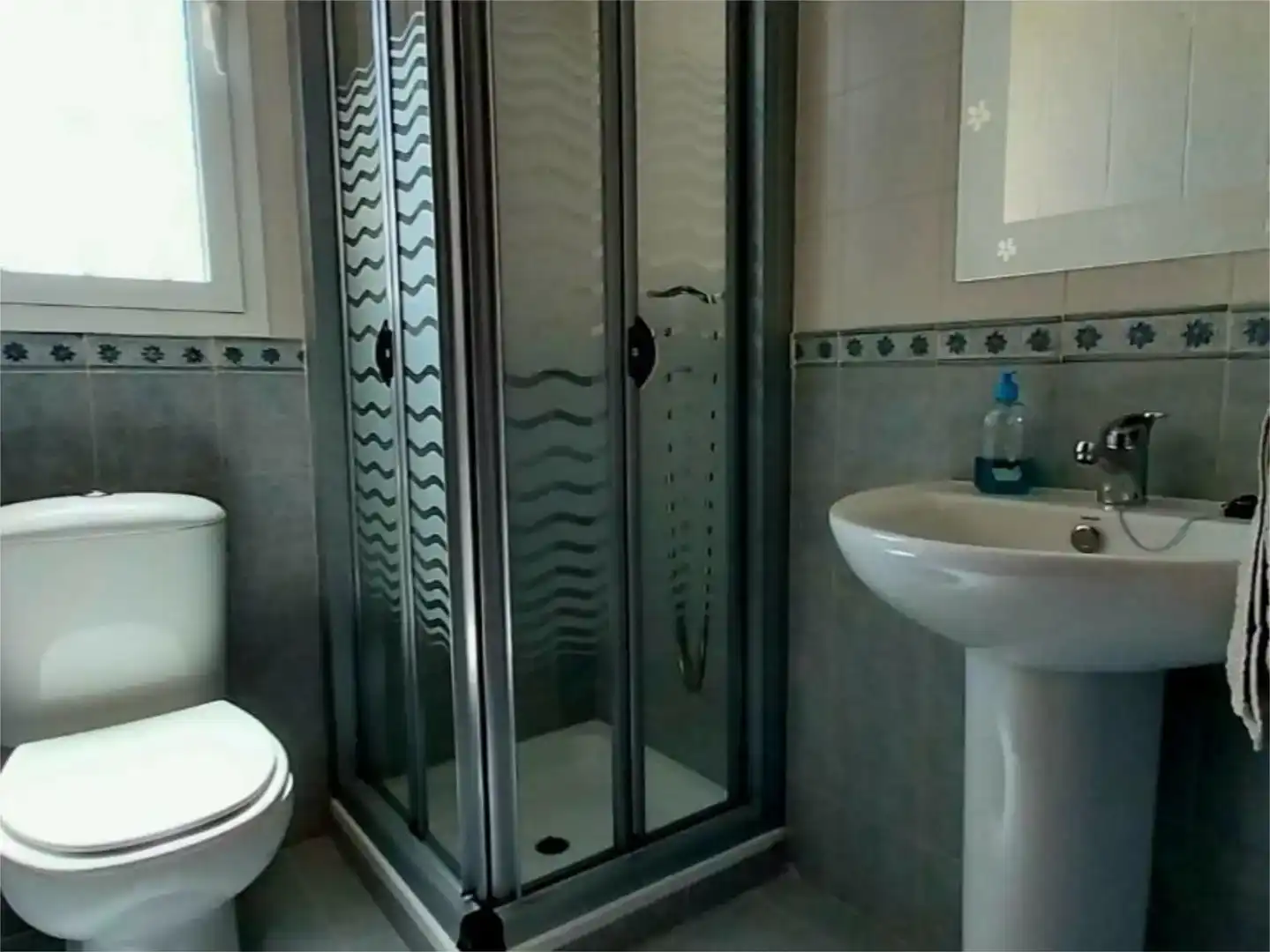 Bany de Casa o xalet en venda en Espartinas amb Aire condicionat, Jardí privat i Traster