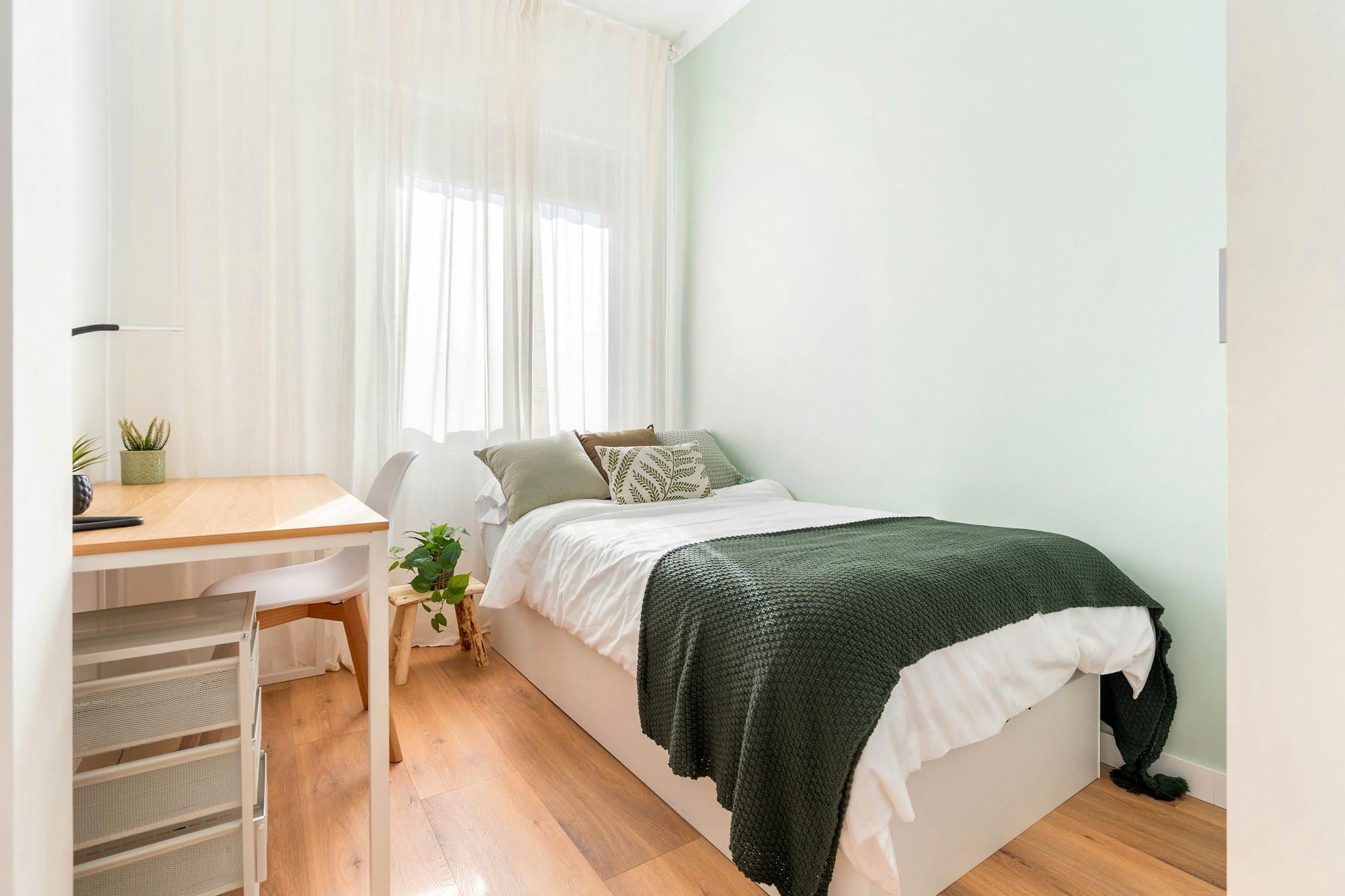 Bedroom of Flat to share in  Barcelona Capital  with Heating and Washing machine