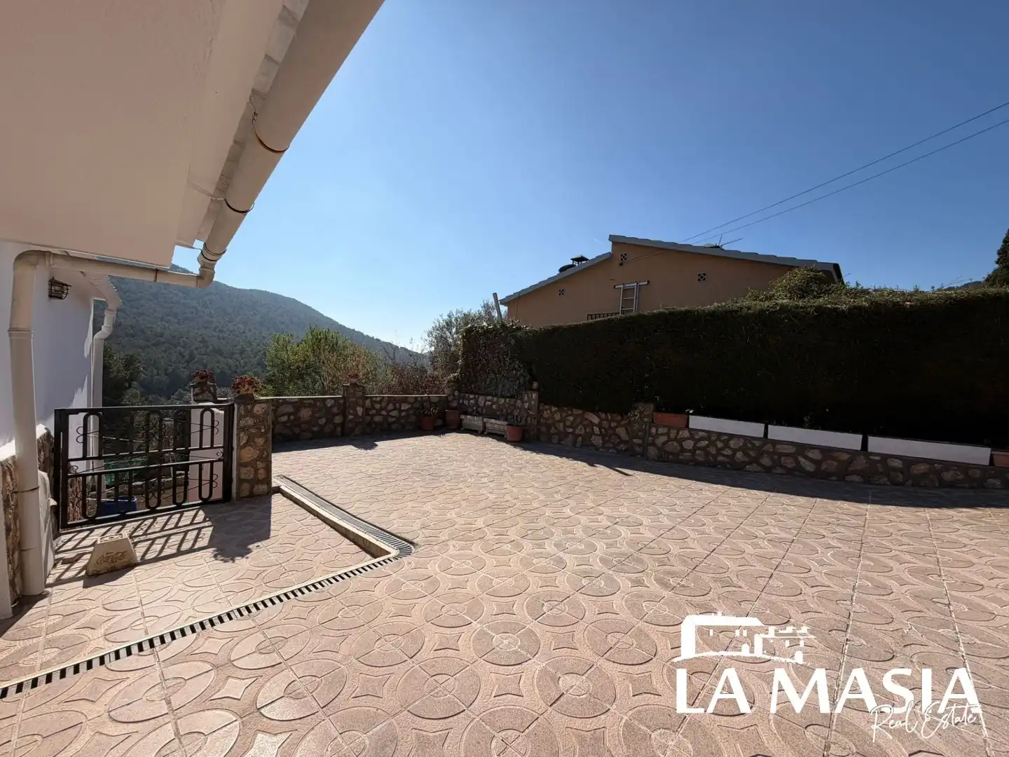 Vista exterior de Casa o xalet en venda en Olivella amb Calefacció, Jardí privat i Terrassa
