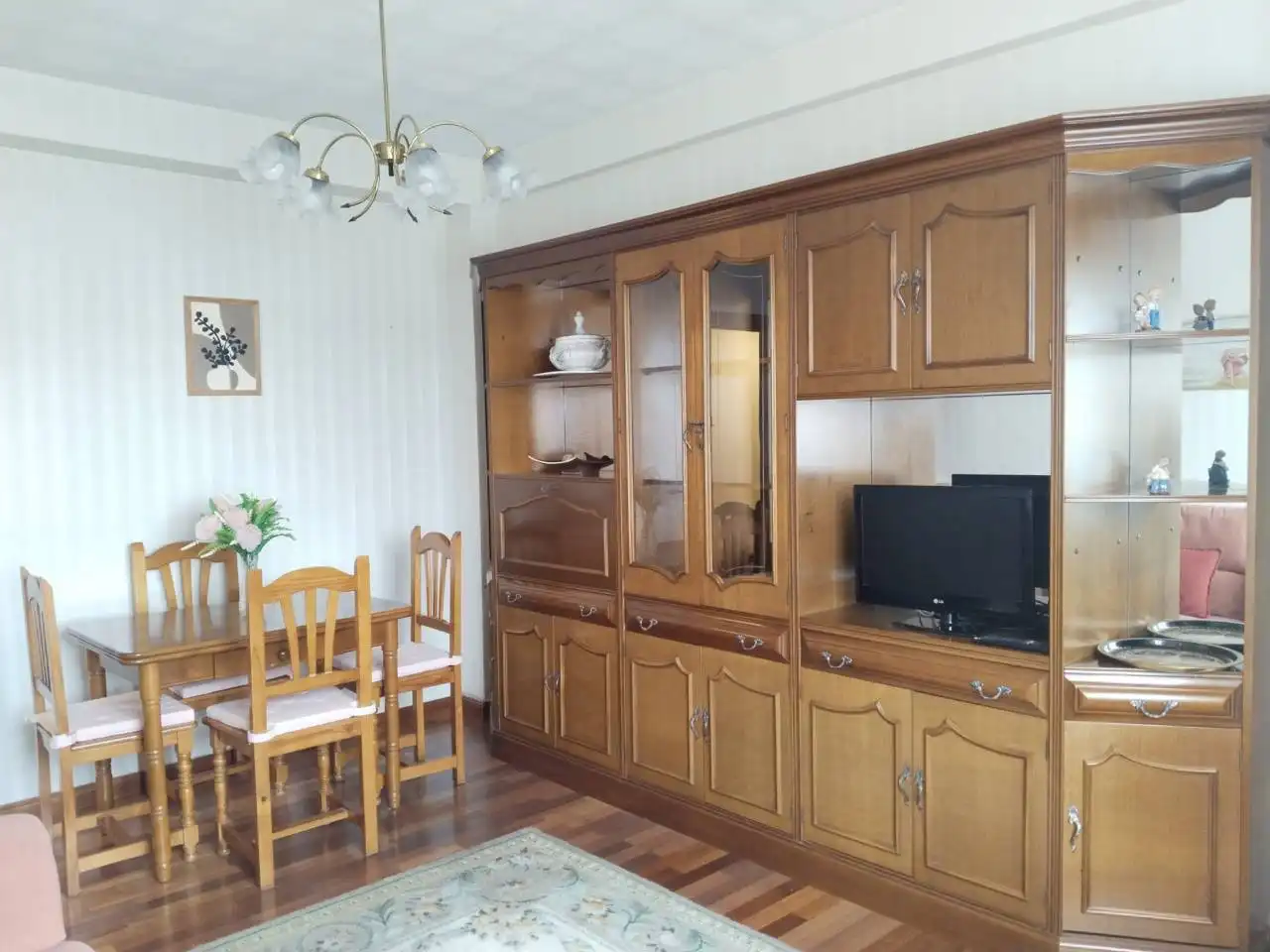 Sala de estar de Piso de alquiler en Burgos con Calefacción, Parquet y Amueblado