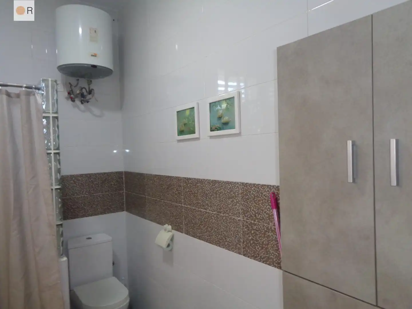Bany de Casa o xalet de lloguer en Córdoba amb Aire condicionat, Calefacció i Jardí privat