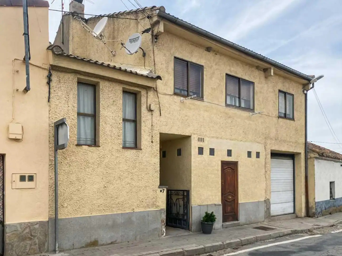 Fabrikhallen zum Verkauf in Muñopedro
