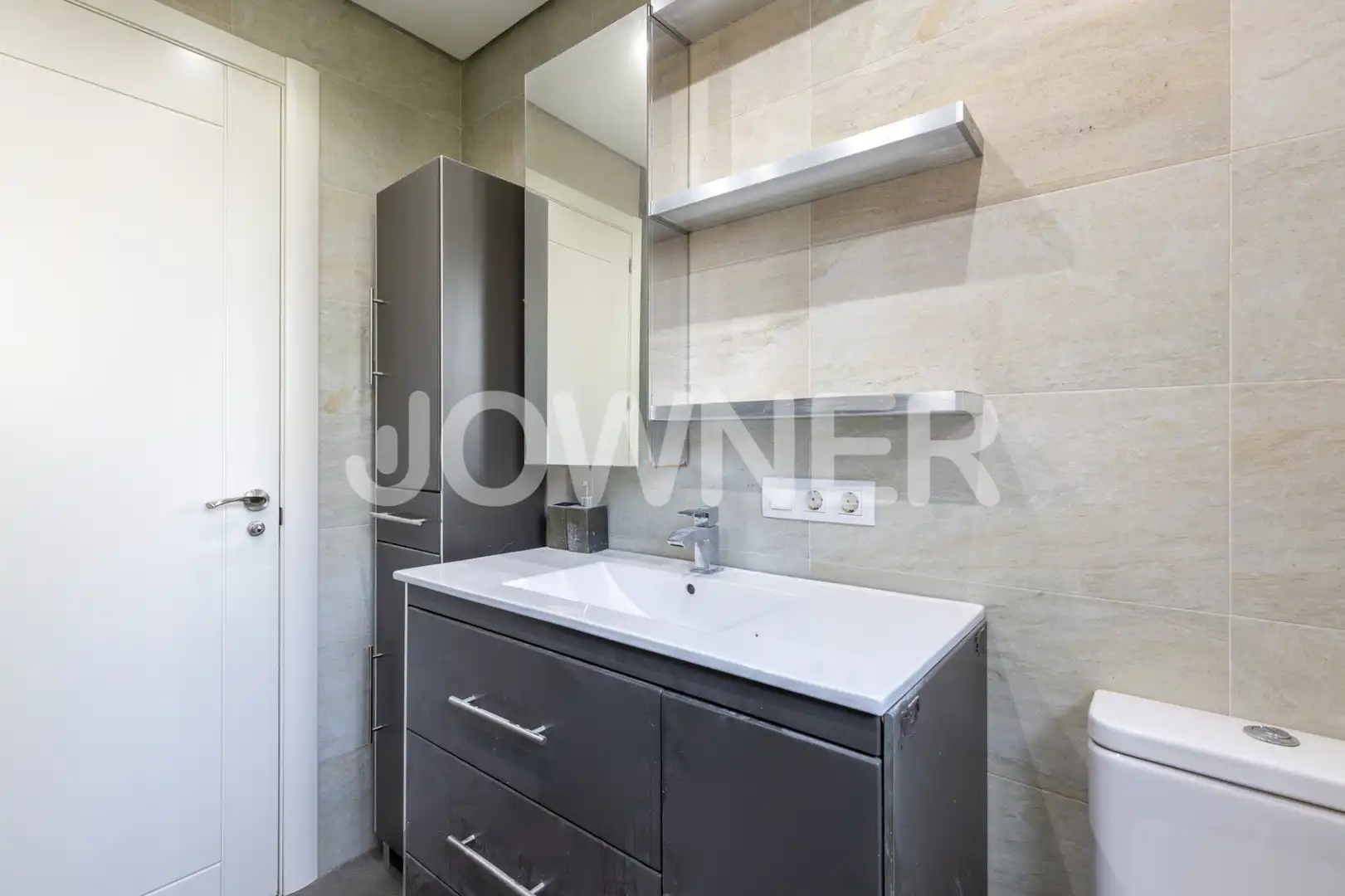 Baño de Piso de alquiler en Madrid con Calefacción, Terraza y Horno