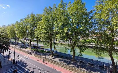 Vista exterior de Pis en venda en Bilbao 