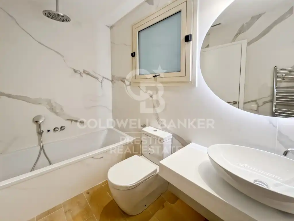 Badezimmer von Wohnung zur Miete in Barcelona mit Klimaanlage