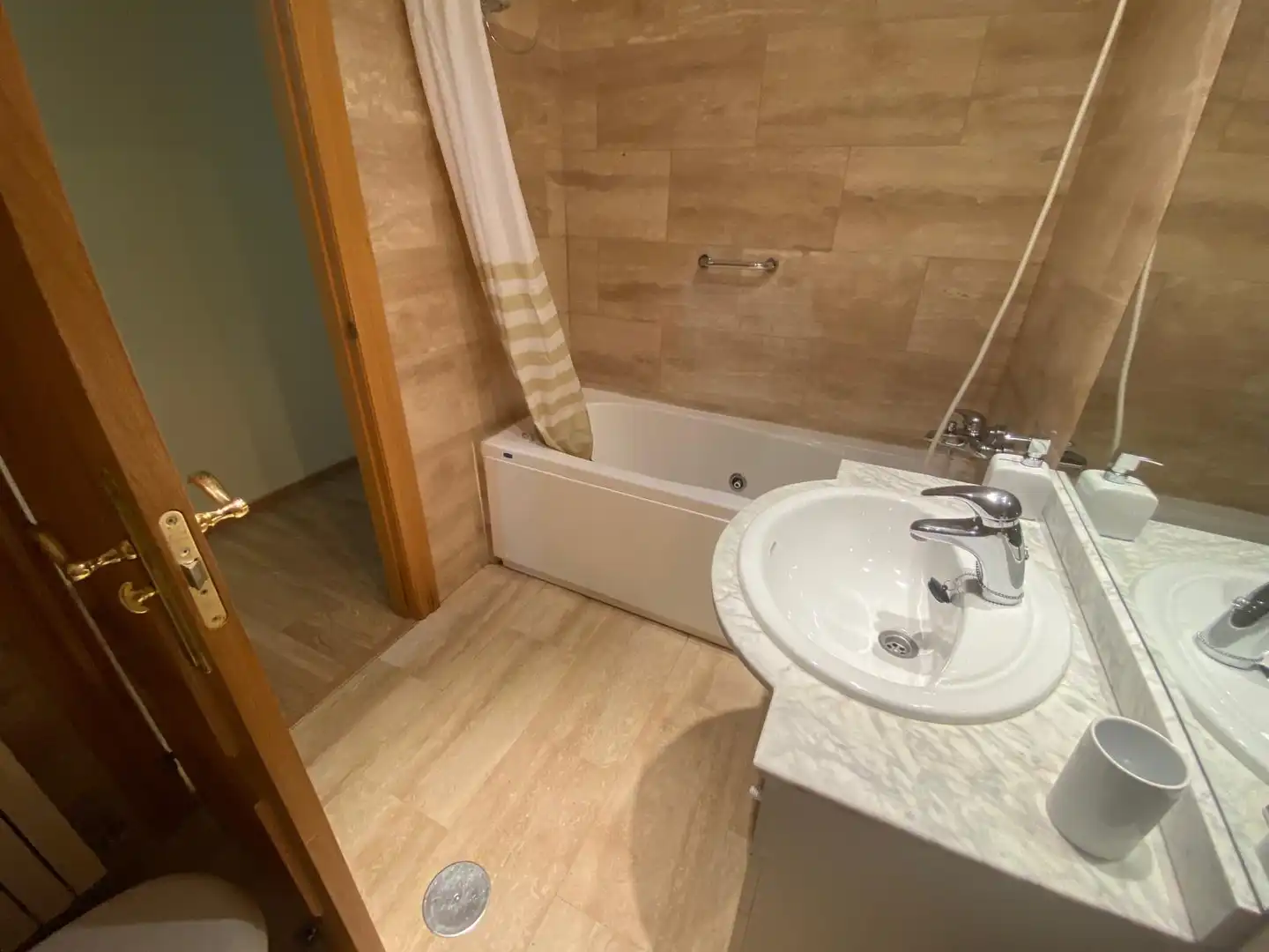 Baño de Apartamento de alquiler en Albacete con Calefacción, Parquet y Amueblado