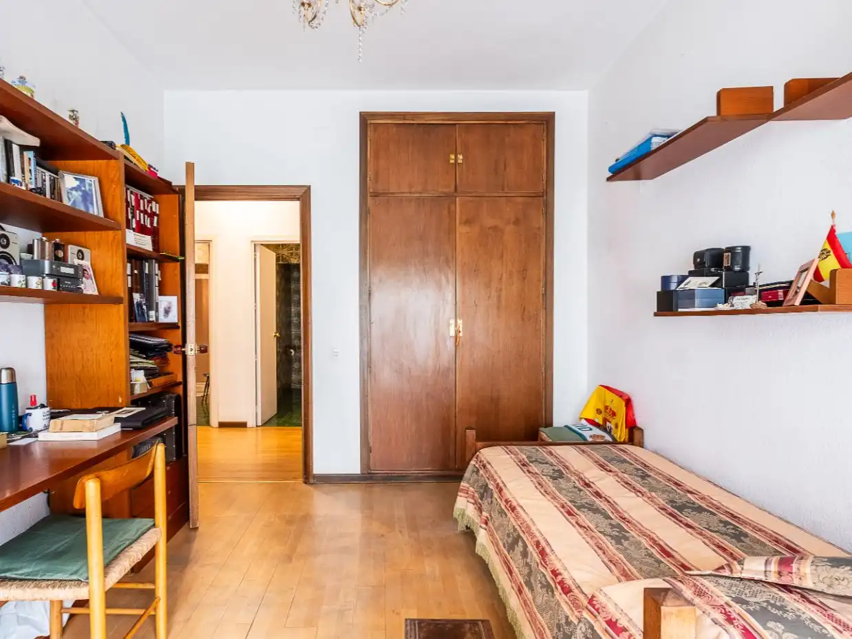 Habitación de Piso en venta en  Madrid Capital con Terraza y Balcón