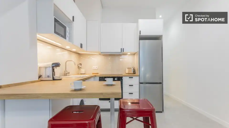 Kitchen of Flat for rent in Valencia  with Air Conditioner, Heating and Furnished