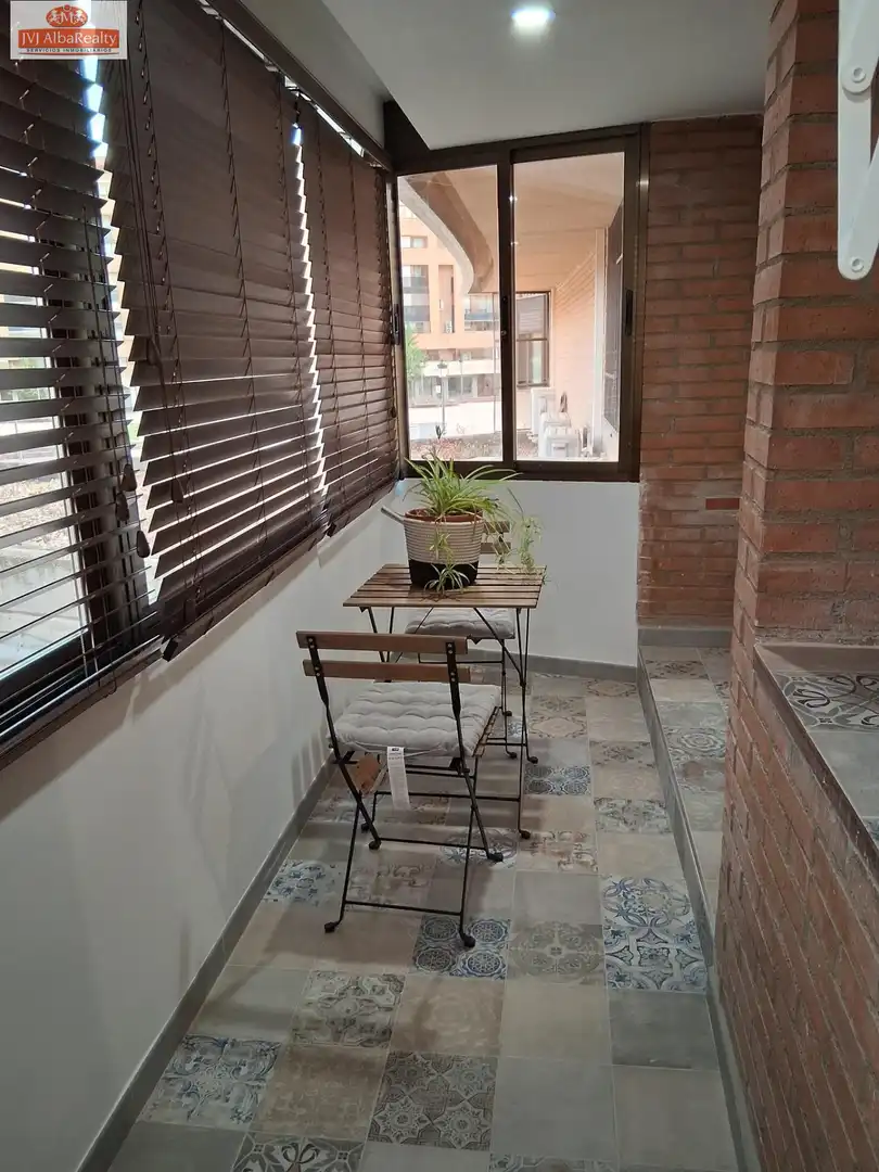 Terrassa de Apartament de lloguer en Albacete amb Aire condicionat, Moblat i Balcó