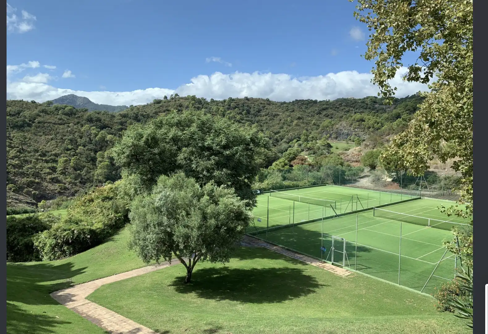 Jardín de Ático en venta en Benahavís con Aire acondicionado, Terraza y Trastero