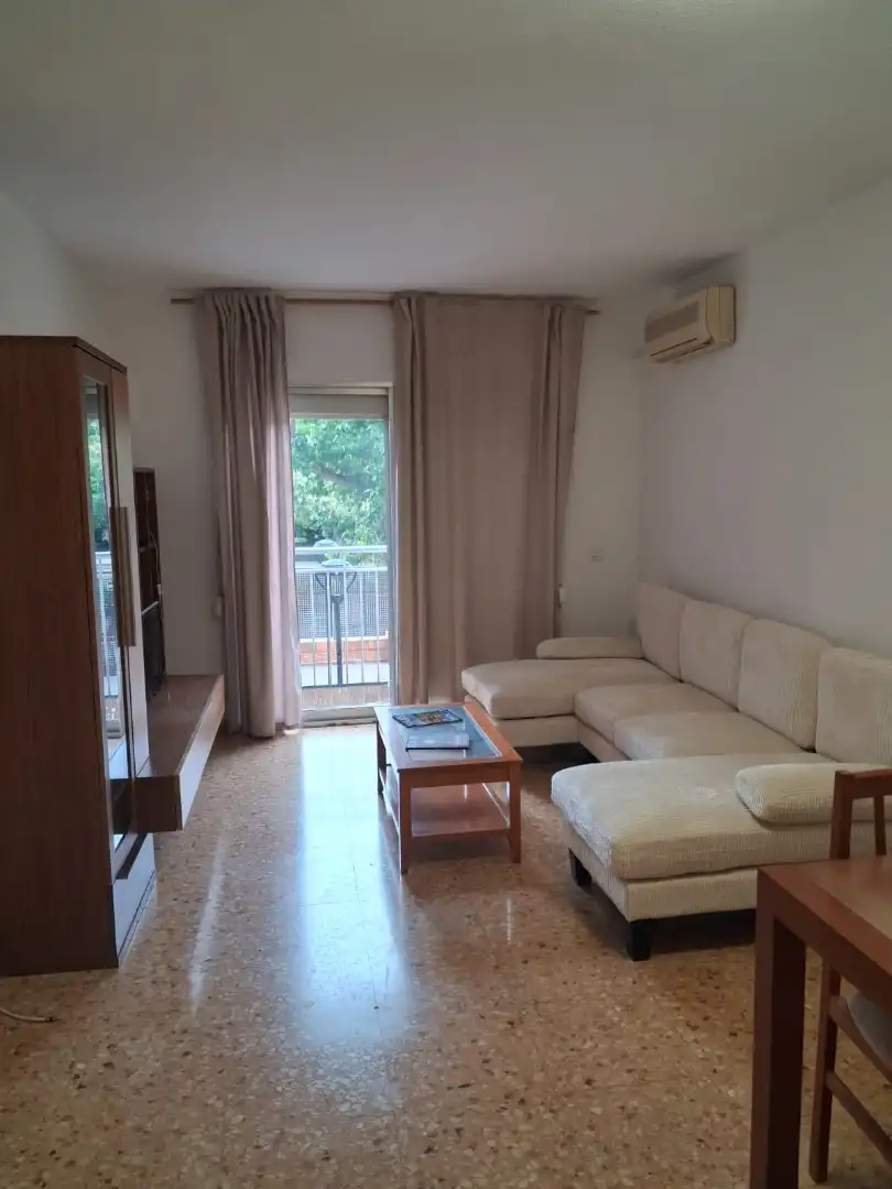 Flat with terrace to rent in Carrer de l'Ebenista Caselles 1