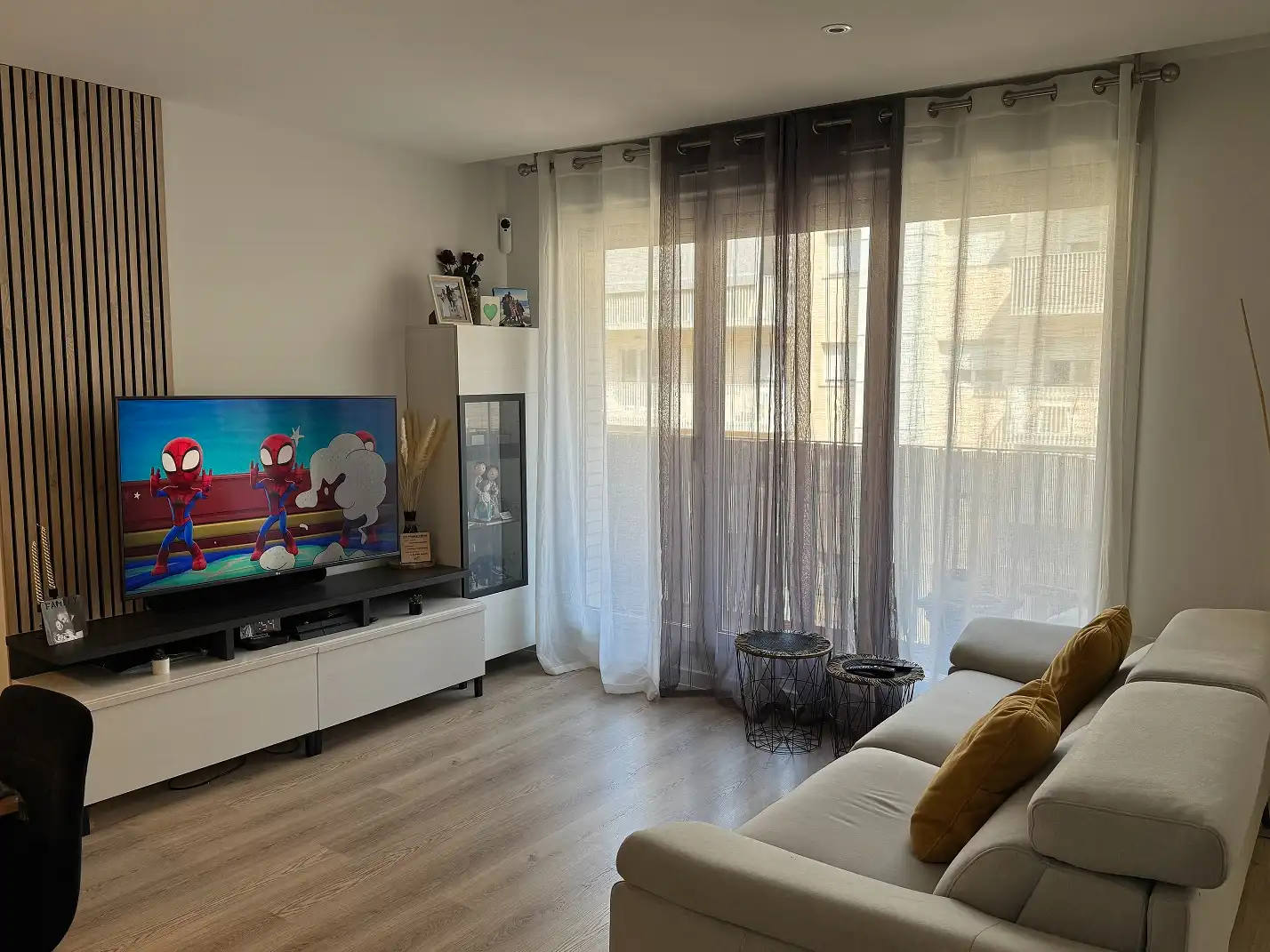 Sala d'estar de Pis en venda en Badalona amb Aire condicionat, Calefacció i Parquet