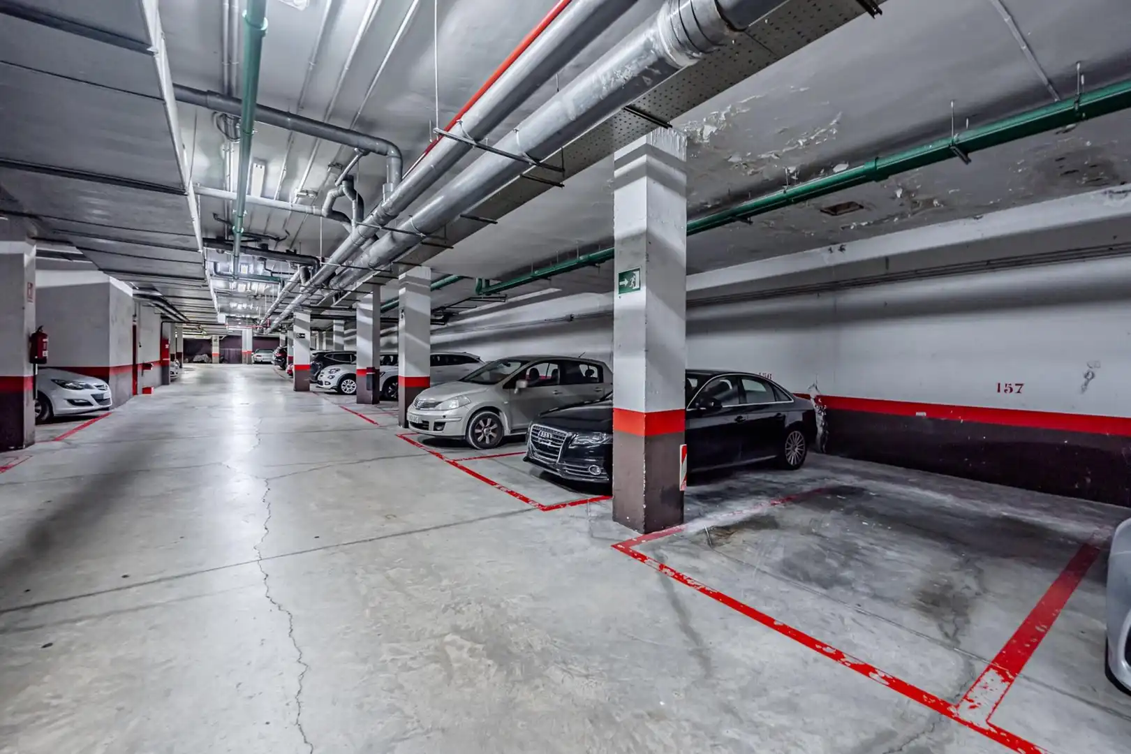 Parkplatz von Wohnung zur Miete in Las Rozas de Madrid mit Klimaanlage, Heizung und Privatgarten