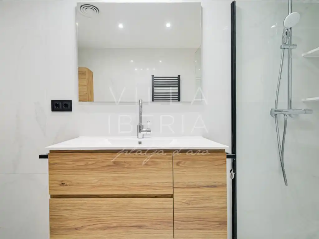 Bathroom of Houses for sale in Castell d'Aro, Platja d'Aro i s'Agaró  with Swimming Pool