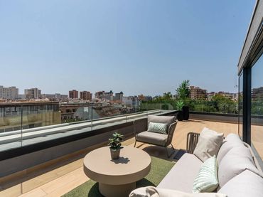Penthouse mit Balkon zum Verkauf in Avenida Condes de San Isidro