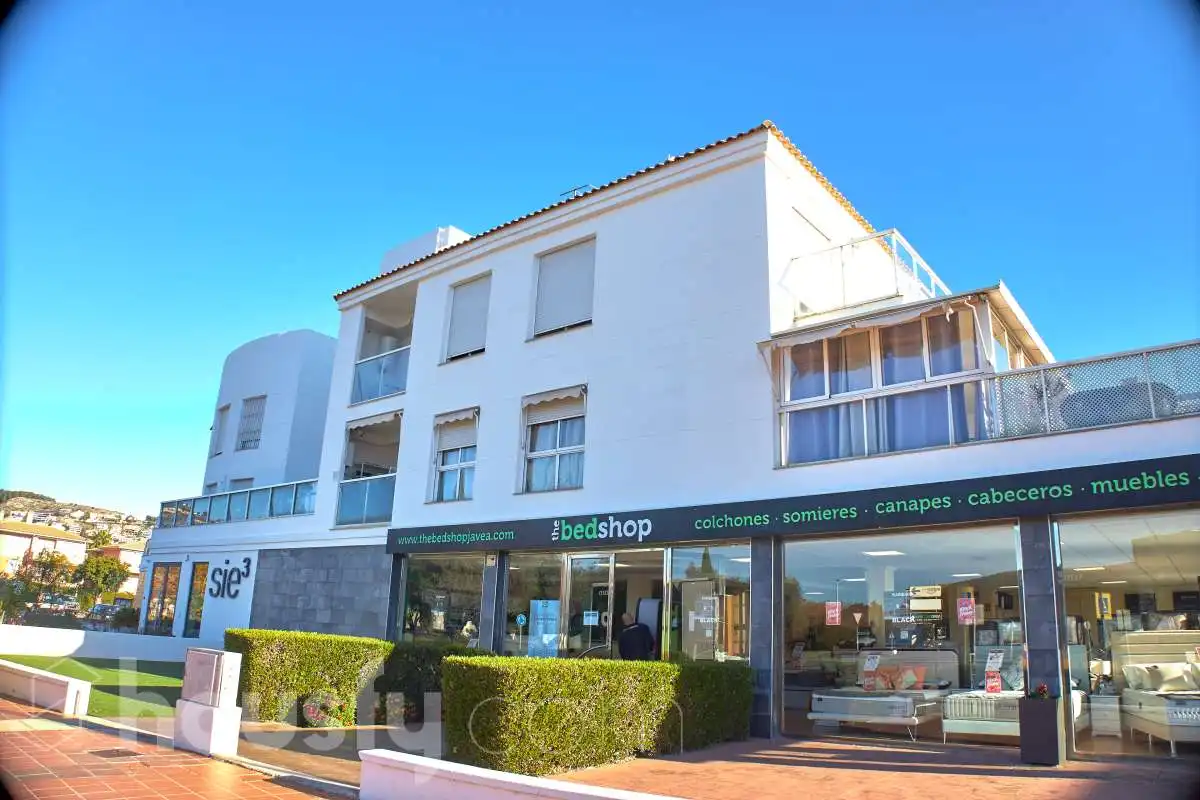 Vista exterior de Pis en venda en Jávea / Xàbia amb Aire condicionat, Terrassa i Piscina comunitària