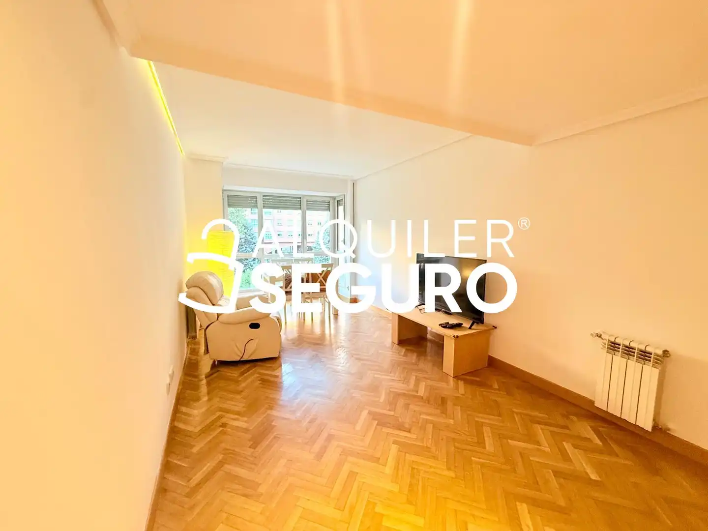 Living room of Flat for rent in Madrid  with Air Conditioner and Heating