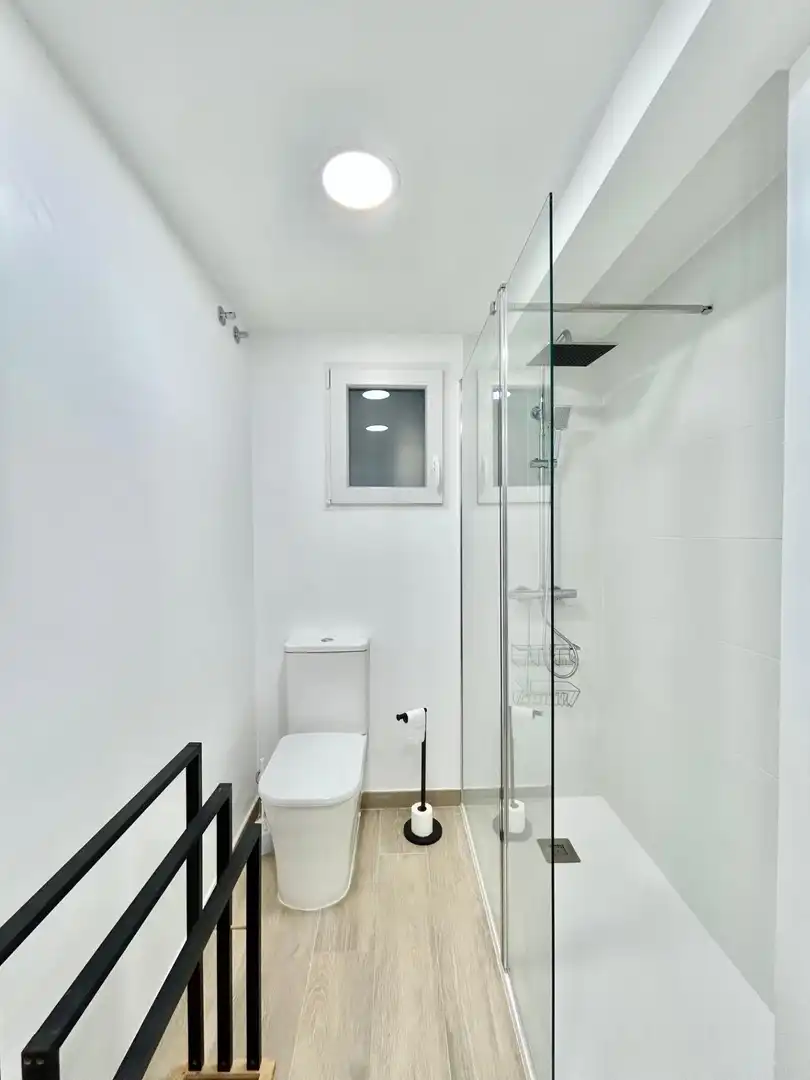 Bany de Apartament de lloguer en La Pobla de Farnals amb Aire condicionat, Terrassa i Moblat