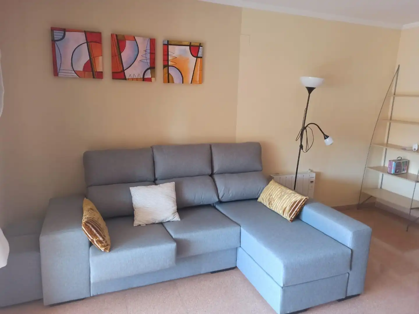 Sala d'estar de Apartament de lloguer en Alicante / Alacant amb Terrassa, Moblat i Balcó
