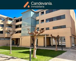 Vista exterior de Pis en venda en Zuera amb Calefacció, Parquet i Terrassa