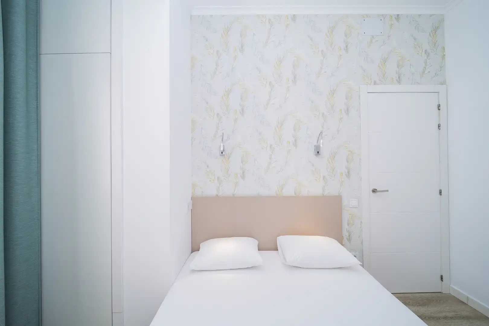 Habitación de Apartamento de alquiler en Valencia con Aire acondicionado, Amueblado y Lavadora