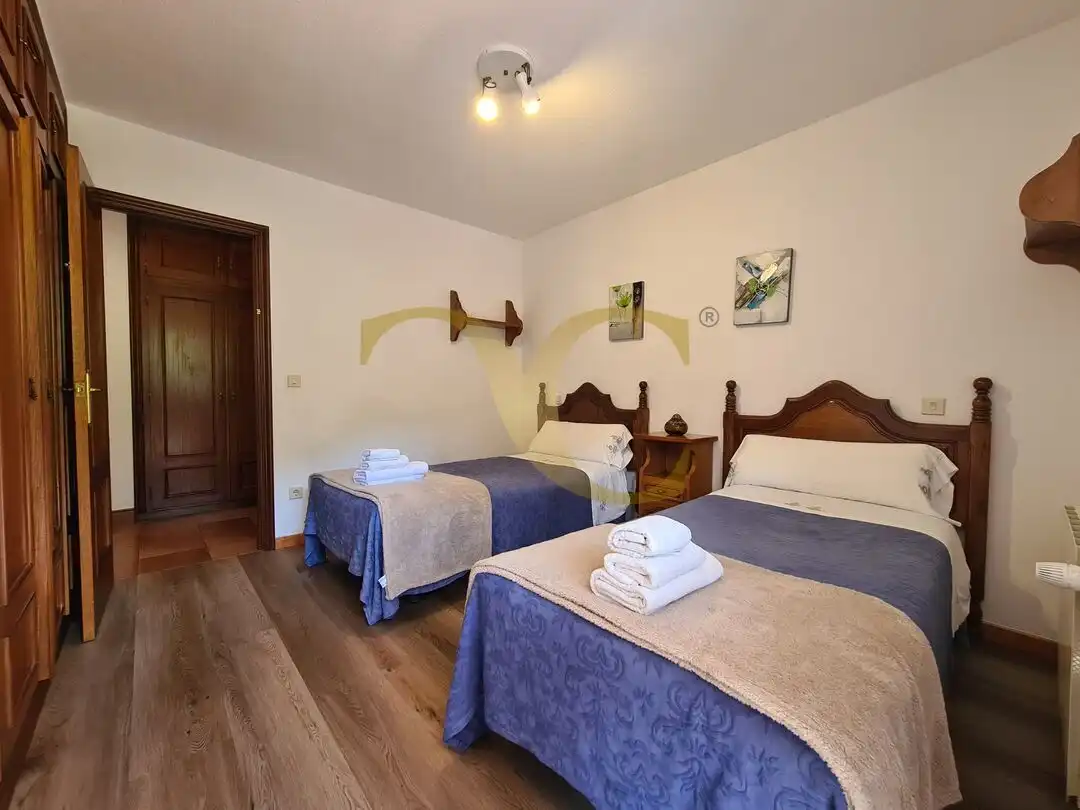 Dormitori de Casa o xalet en venda en Peñamellera Alta amb Calefacció, Jardí privat i Terrassa