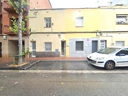 Exterior view of House or chalet for sale in Barberà del Vallès