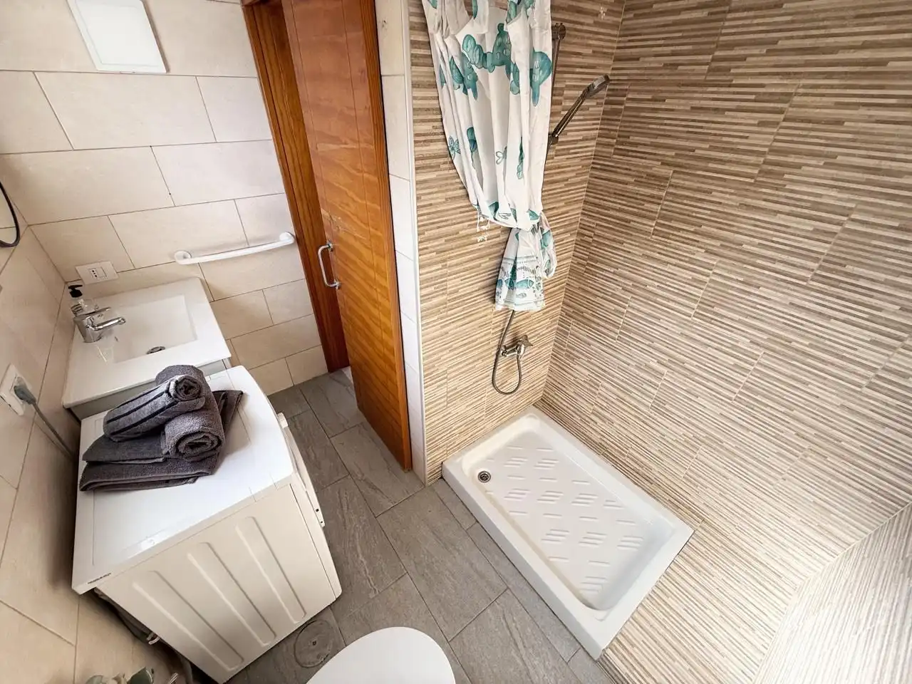 Bany de Apartament en venda en San Bartolomé de Tirajana amb Terrassa, Moblat i Piscina comunitària