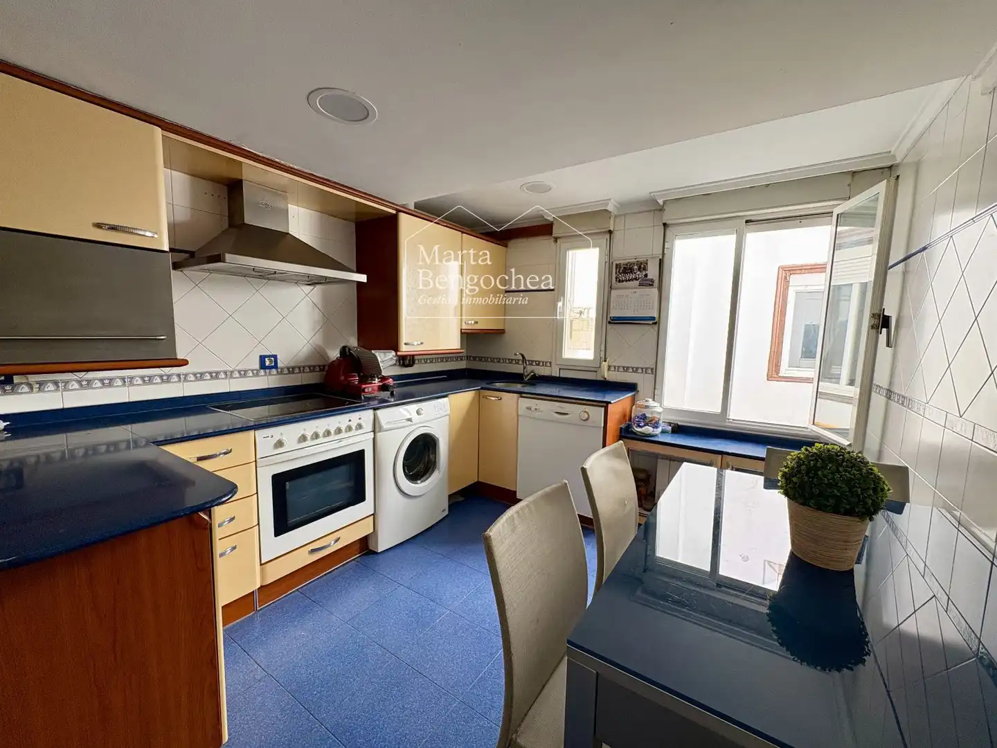 Cocina de Piso en venta en Vitoria - Gasteiz con Calefacción y Trastero