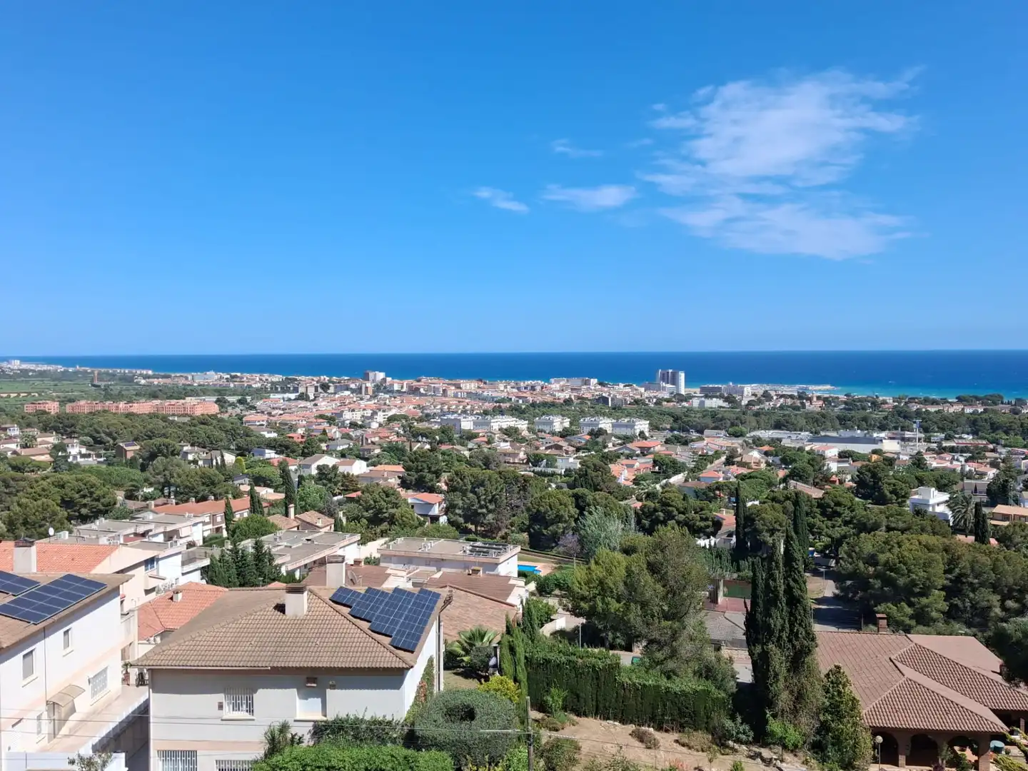 Vista exterior de Casa adosada en venta en El Vendrell con Aire acondicionado, Calefacción y Jardín privado
