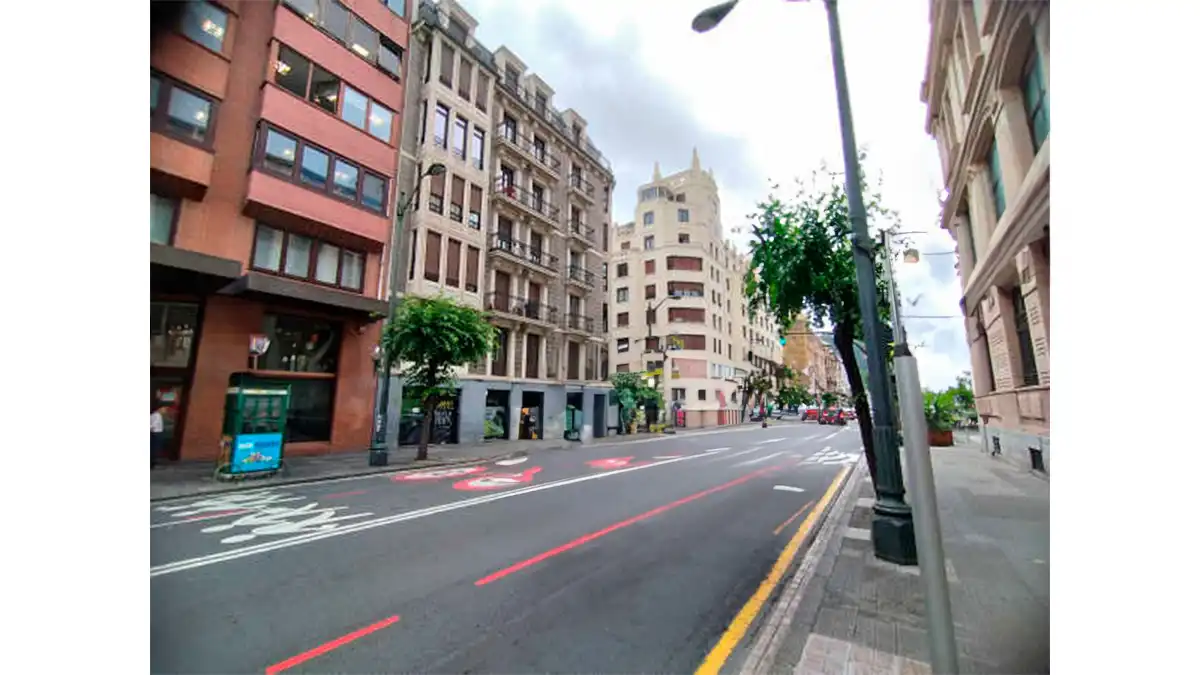 Vista exterior de Local en venta en Bilbao 