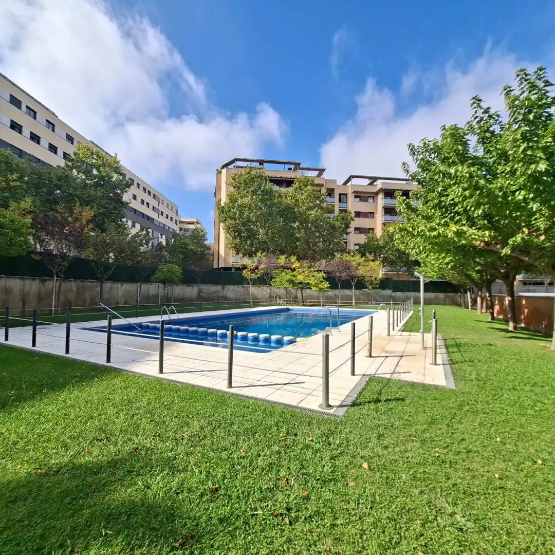 Piscina de Pis en venda en Zaragoza amb Terrassa, Traster i Piscina